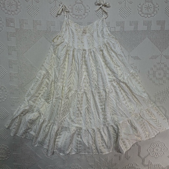 Elan Dresses & Skirts - Elan White Gold Metallic Jacquard Tiered Babydoll Boho Mini Dress Size Small